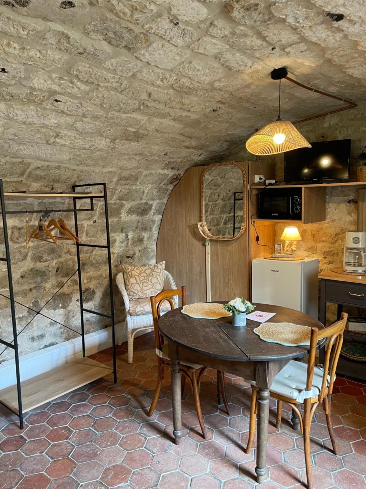 Sous La Glycine Bed & Breakfast Giverny Exterior photo